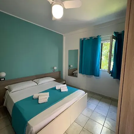 Hotel Dei Bizantini & Villaggio Campo Dei Messapi 3*