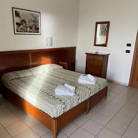 Dei Bizantini & Villaggio Campo Dei Messapi Hotel