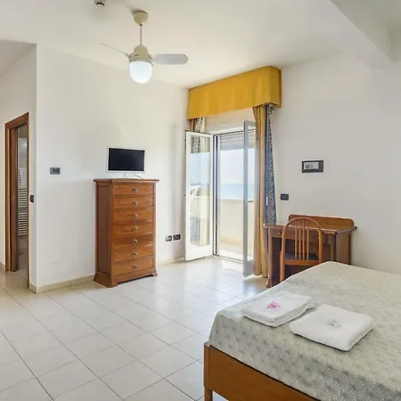 ホテル Dei Bizantini & Villaggio Campo Dei Messapi 3*